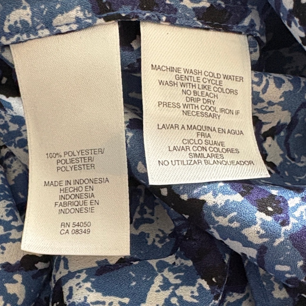 Anne Klein Blue Floral Blouse Size L Pleated Front Short Sleeve Career Office - Picture 5 of 5